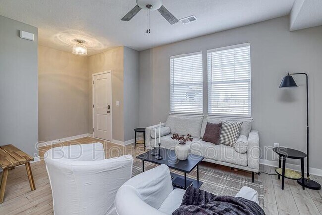 Building Photo - 27430 E Oak View Dr