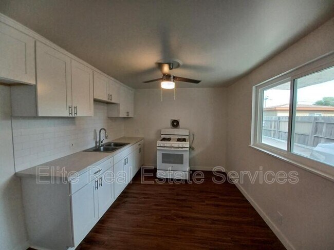 Foto del edificio - 239 Cottonwood Rd