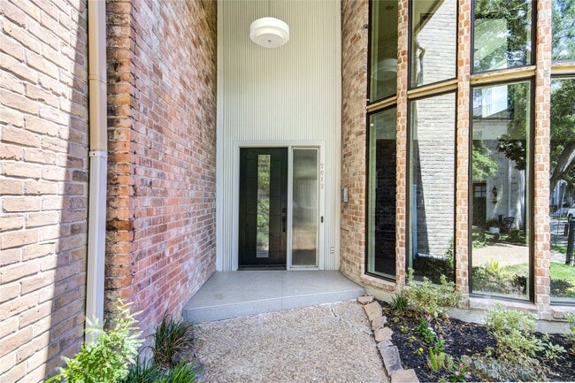 Building Photo - 7612 Olympia Dr