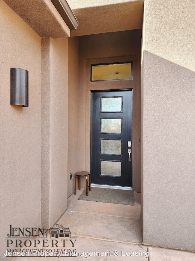 Foto del edificio - 4 br, 3 bath House - 173 North Tenaya Court