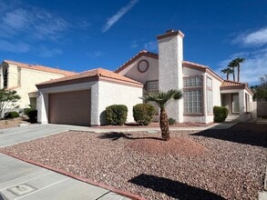 Building Photo - 9824 Cross Creek Way
