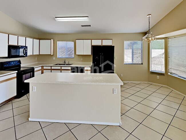 Foto del edificio - 8418 W Pinchot Ave