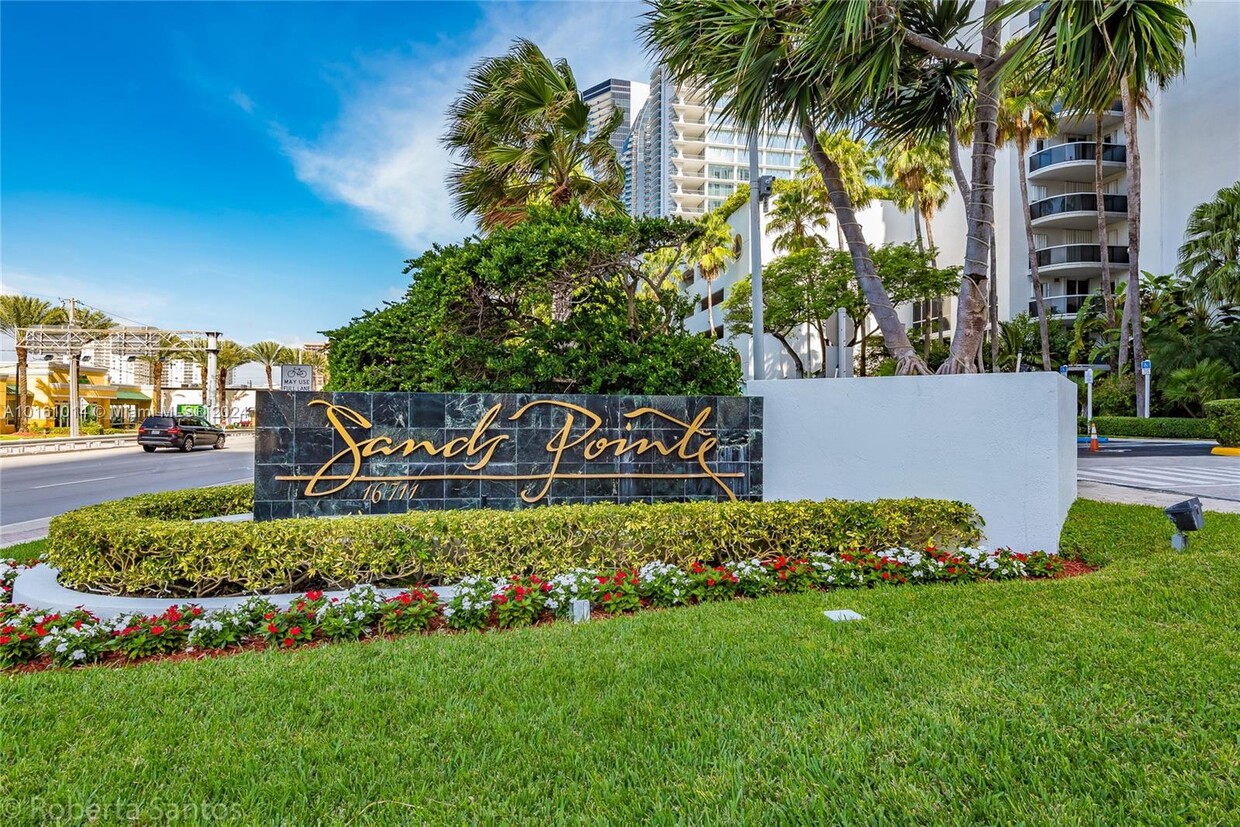 Foto principal - 16711 Collins Ave