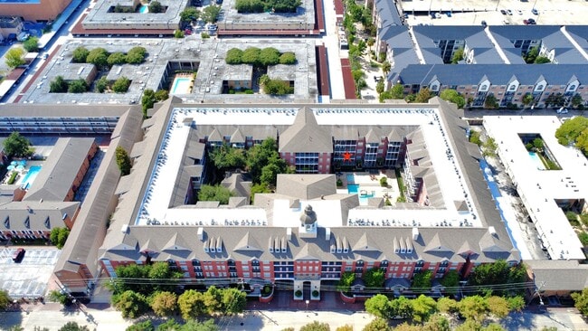 Building Photo - 2400 McCue Rd