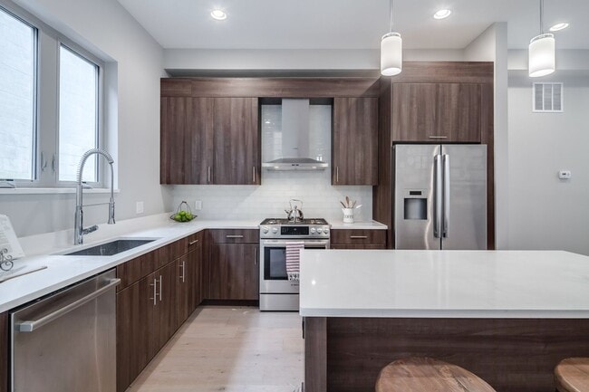 Northern Liberties Townhome with Parking - Northern Liberties Townhome with Parking