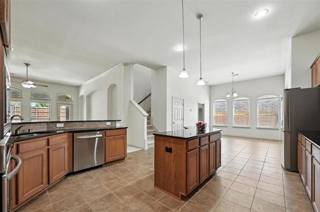 Building Photo - 520 Smoke Tree Dr