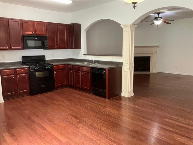 Building Photo - 6260 Elmshorn Way