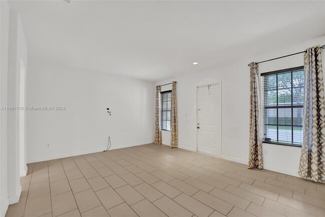 Foto del edificio - 475 SW 147th Ter