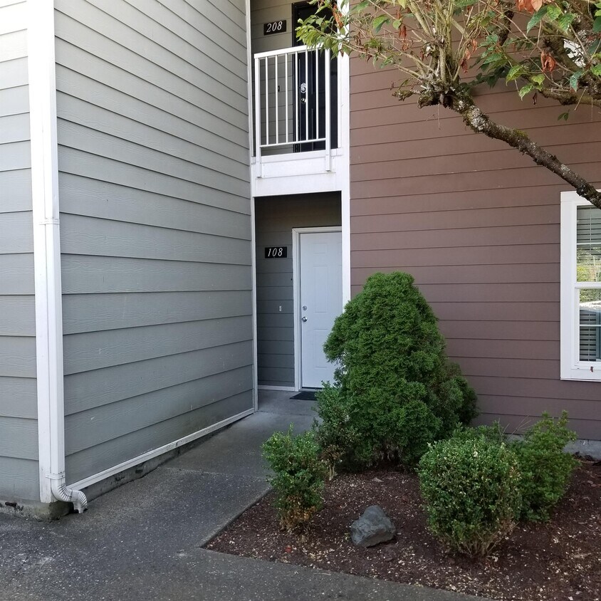 Primary Photo - 9917 Holly Dr