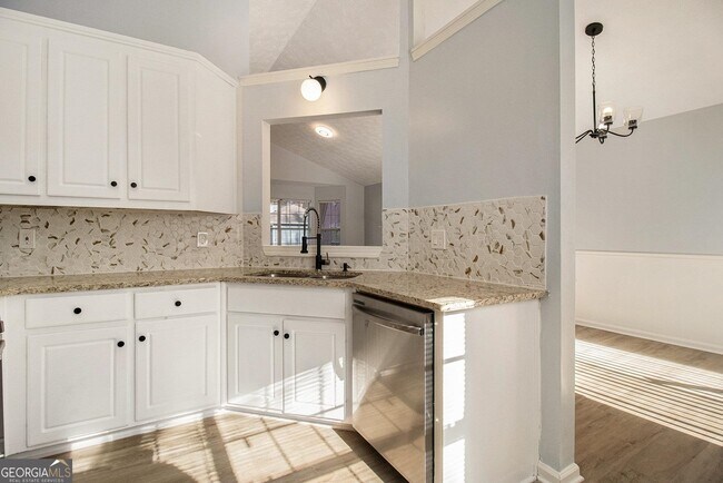 Building Photo - 703 Guide Post Ln