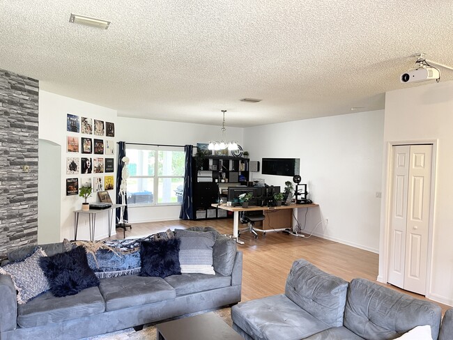 Foto del edificio - 78 Fountain Gate Ln