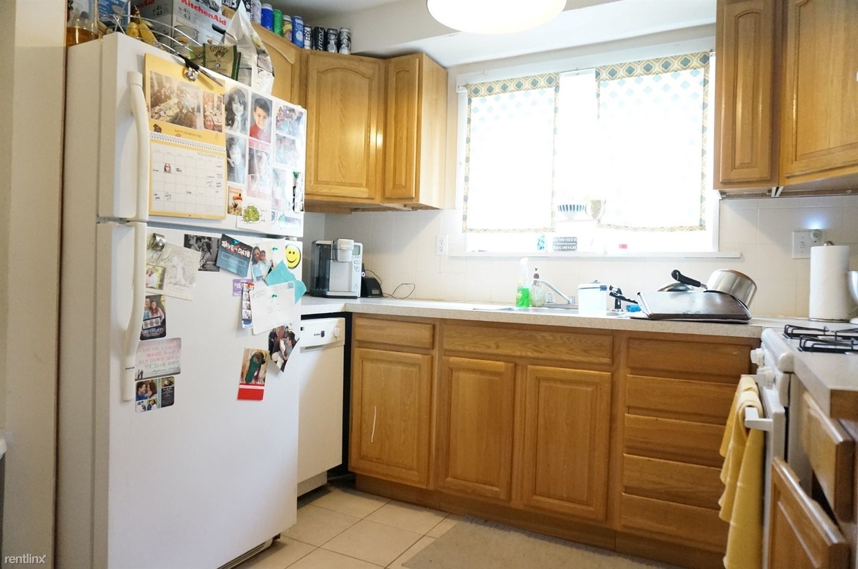 Primary Photo - 2 br, 1 bath Apartment - 165 Boylston St