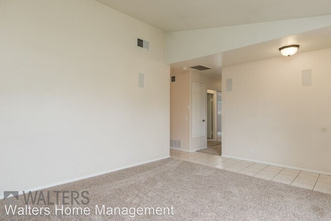 Building Photo - 3 br, 2 bath House - 1521 North Elm Street