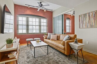 Building Photo - 1039 Constance St