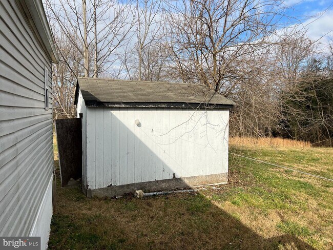Building Photo - 453 Cave Spring Ln