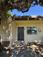 Building Photo - 1300 W Elowin Ave