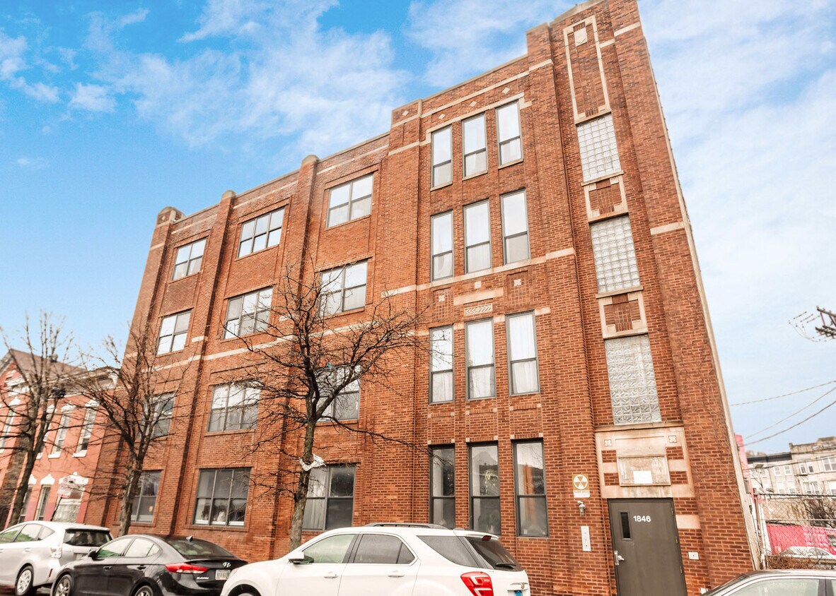 Foto principal - 1846 S Loomis St