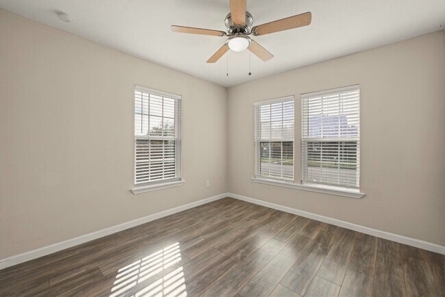 Foto del edificio - 2803 Cleburne St