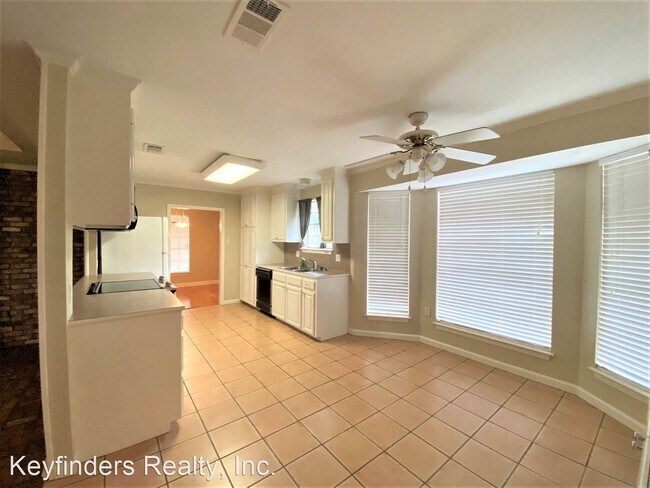 Foto del edificio - 4 br, 2.5 bath House - 685 Daventry Dr.