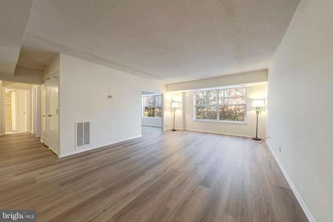 Building Photo - 7630 Provincial Dr