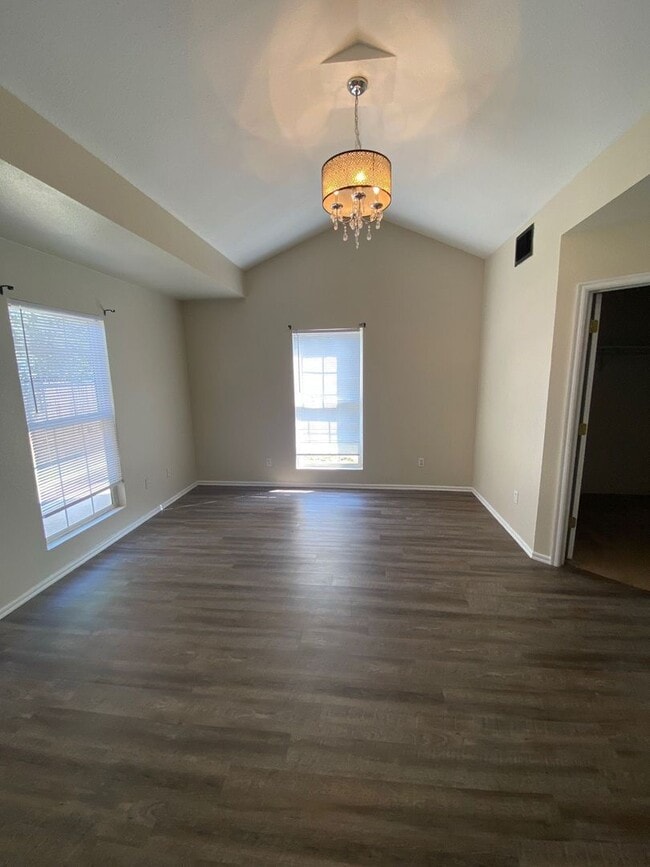 Foto del edificio - Beautiful 3 bedroom 2 bathroom home now available!!