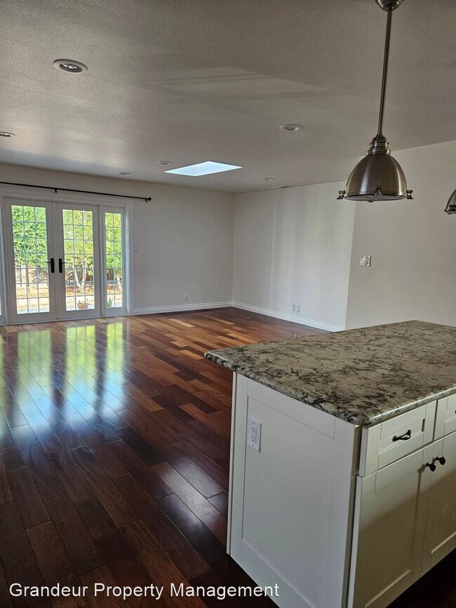 Building Photo - 3 br, 2 bath House - 10571 Rampart Avenue