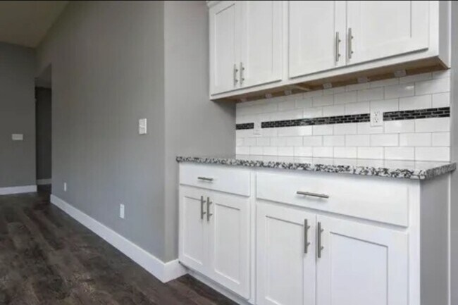 Foto del edificio - BRAND NEW 4 bedroom house in SW Springfield!