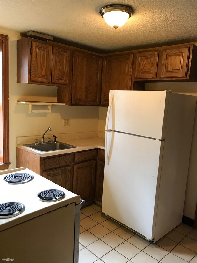 Building Photo - 265 Cherry St