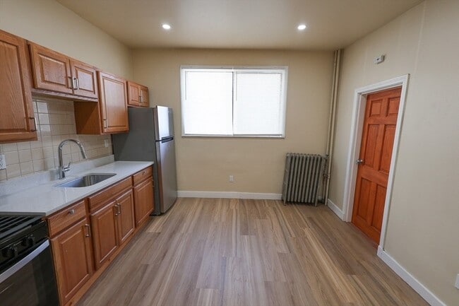 Photo - 112 Amory St Apartment