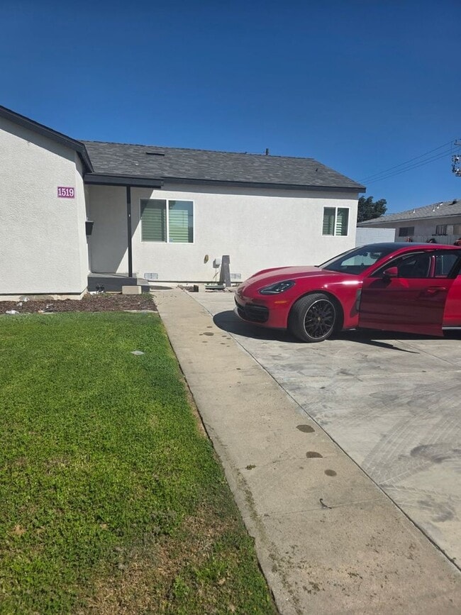 Foto del edificio - 1519 E Michelson St