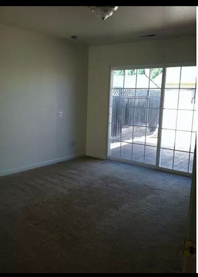Foto del edificio - Available 4 bedroom in Rohnert Park.~ 707-...