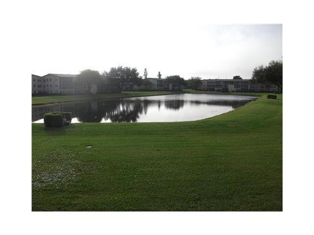 Foto del edificio - 22 Fanshaw Dr
