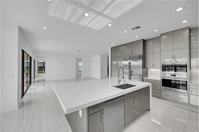 Foto del edificio - 9979 Migration Pt