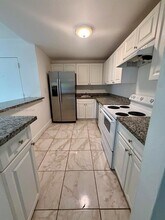 Building Photo - 10393 N Kendall Dr
