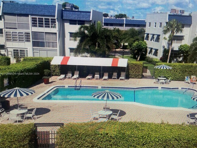 Foto del edificio - 7897 Golf Cir Dr