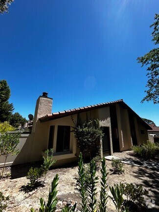 Building Photo - 251 Shorehang Ln