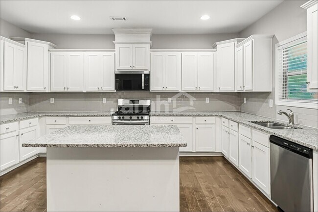 Foto del edificio - 1200 Victoria Walk Ln