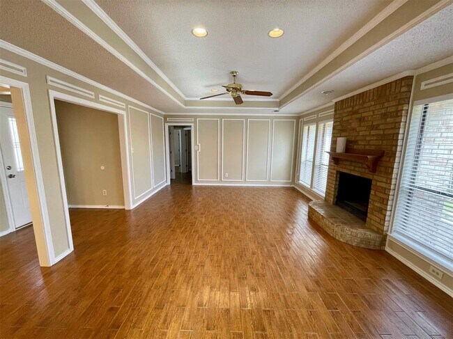 Foto del edificio - 4916 Timberview Dr