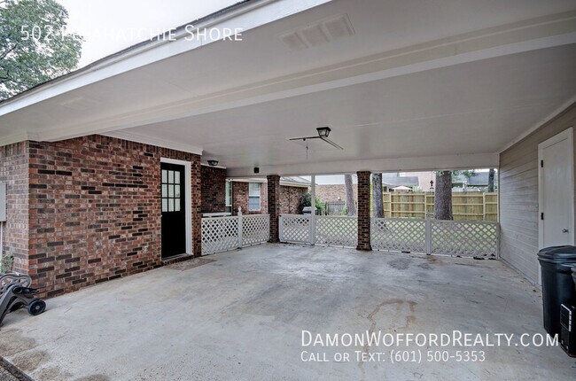 Building Photo - 502 Pelahatchie Shore