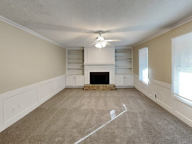 Building Photo - 209 Nacoochee Dr