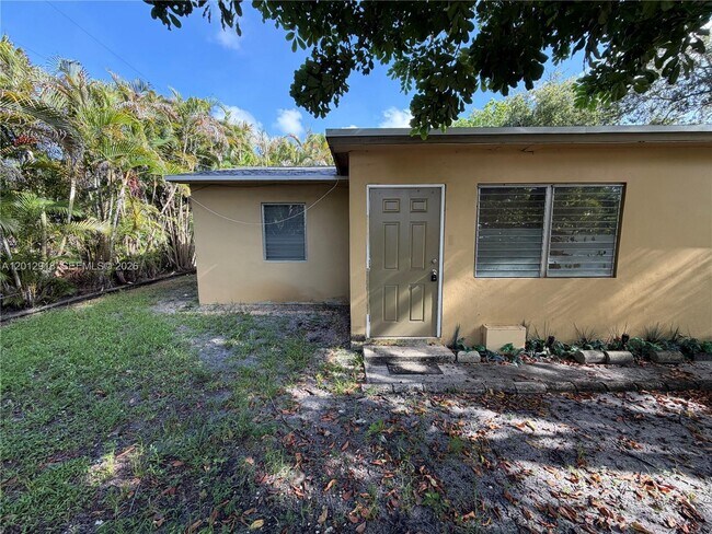 Foto del edificio - 836 NW 12th Terrace