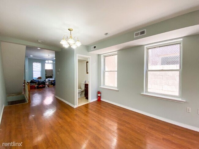 Building Photo - 4 br, 2.5 bath Townhome - 1520 Tasker St