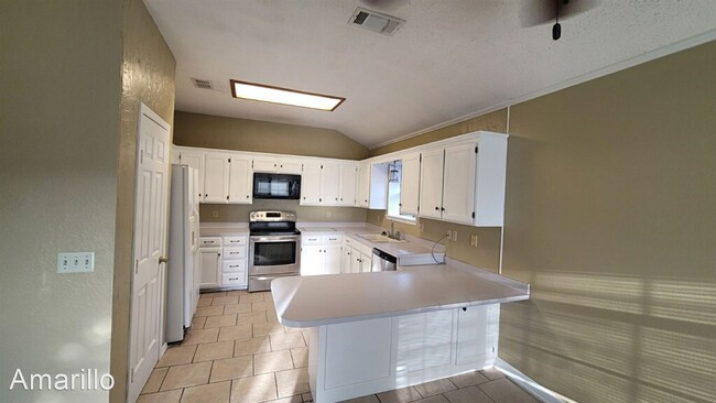 Building Photo - 3 br, 2 bath House - 6914 Manor Circle