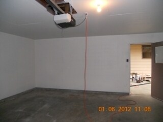 Building Photo - 2bd 1ba Located In Hoquiam