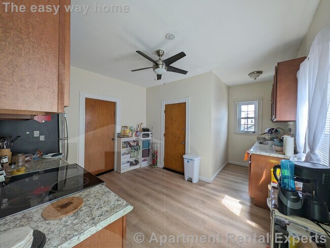 Building Photo - 35 Pearson Rd