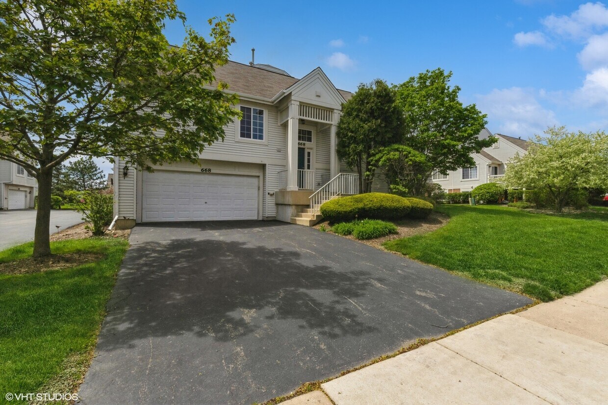 668 S Rosehall Ln, Round Lake, IL 60073 House Rental in Round Lake