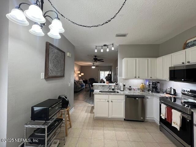 Foto del edificio - 385 Scrub Jay Dr