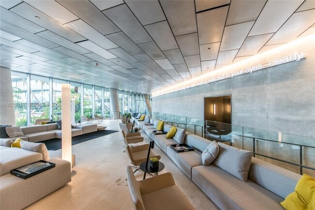 Building Photo - 2669 S Bayshore Dr