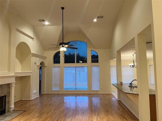 Foto del edificio - 17707 Cypress Laurel St