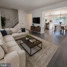 Building Photo - 404 Trefoil Pl